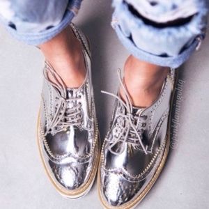 Shelley London Silver Platform Oxfords US 9.5